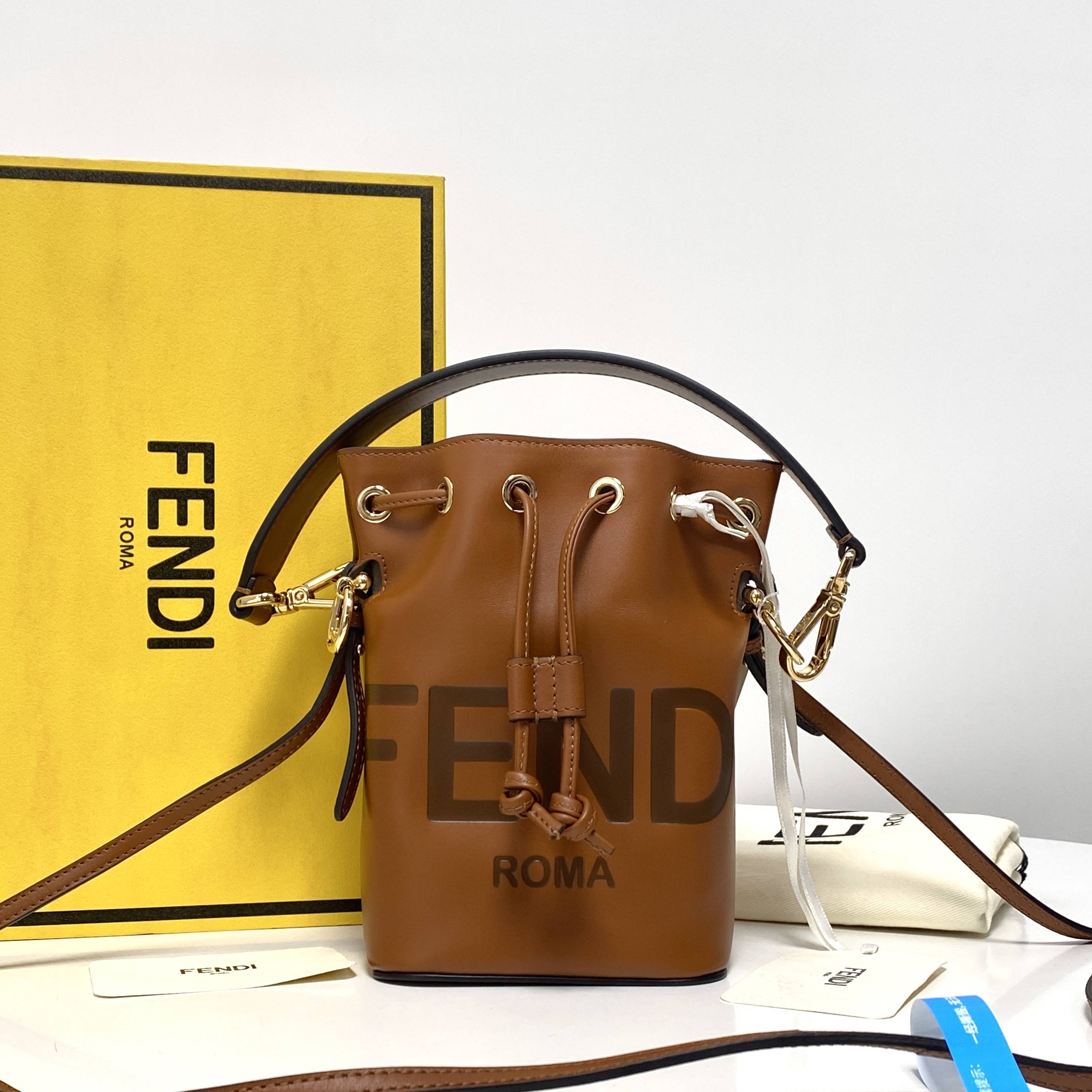 95新 FENDI/芬迪 玺越奢品 芬迪棕色水桶斜挎包 THCI2355