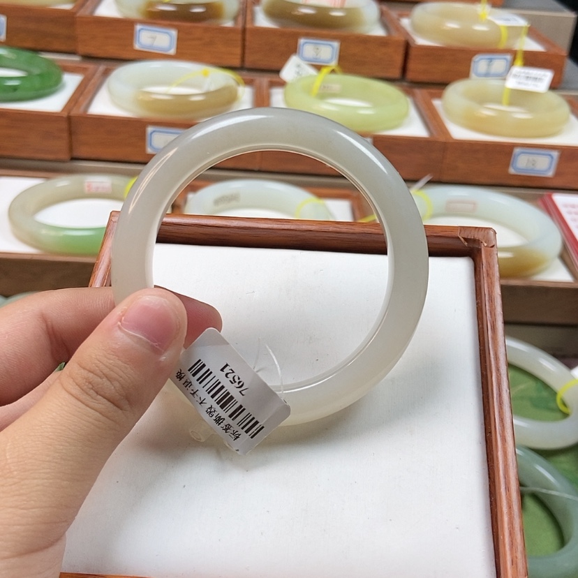 【闪购商品】和田玉未镶嵌手镯