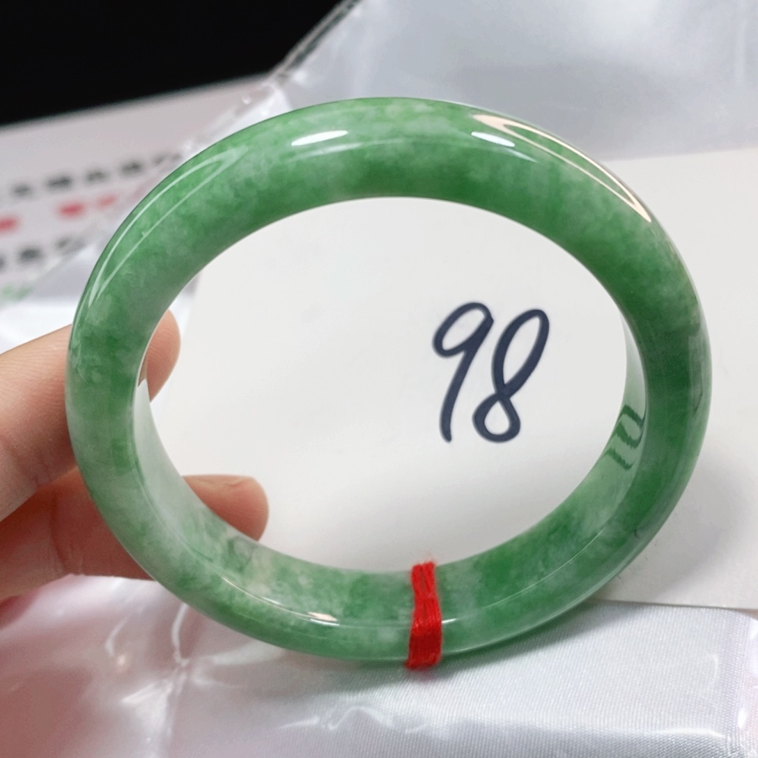 翡翠手镯未镶嵌55.8圈口