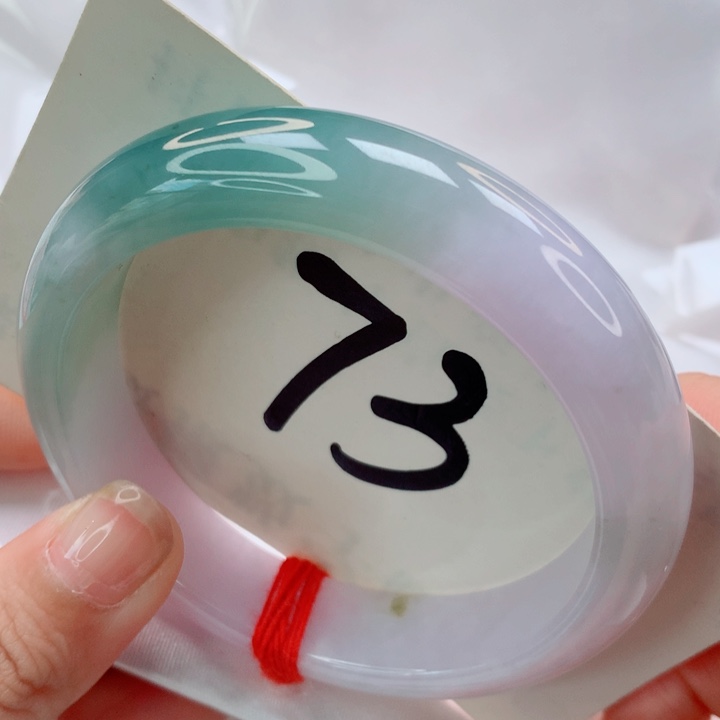 月***娇翡翠未镶嵌手镯春带彩