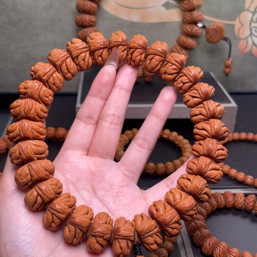 魏***帝桃核吊坠23豹子头手持