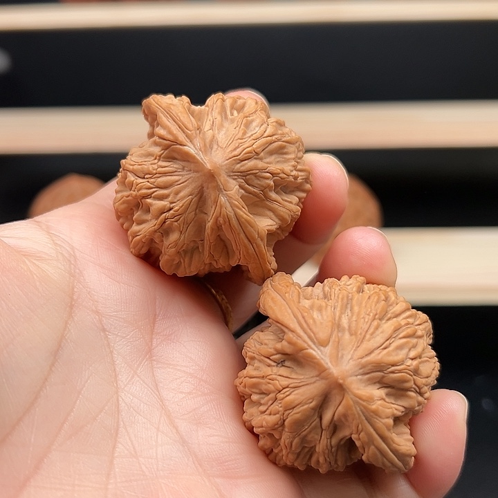 吊坠文玩核桃虎头
