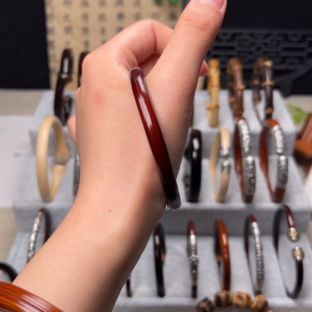 兔****藤类手串/手链鸡血藤手镯