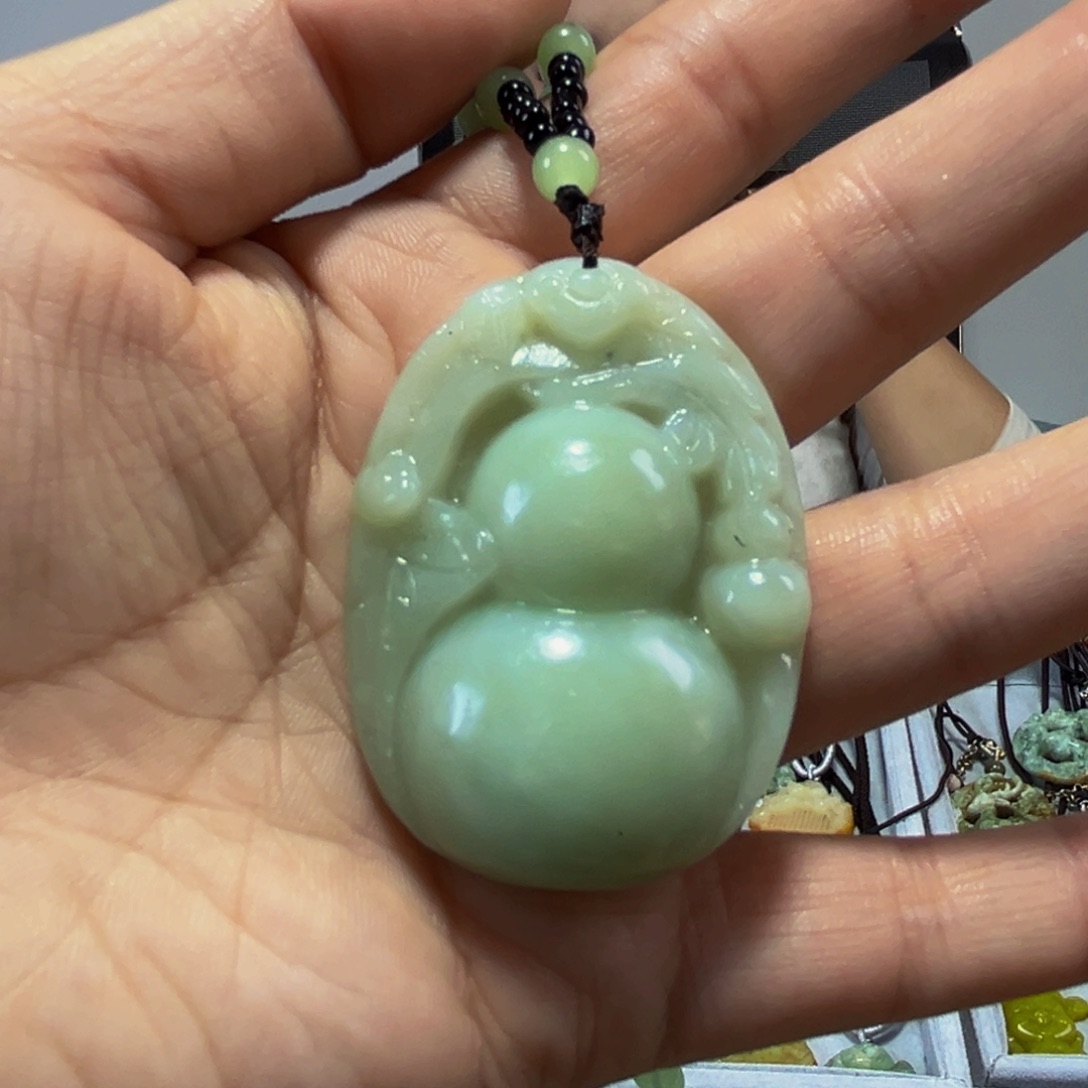 ****子蛇纹石玉未镶嵌颈饰