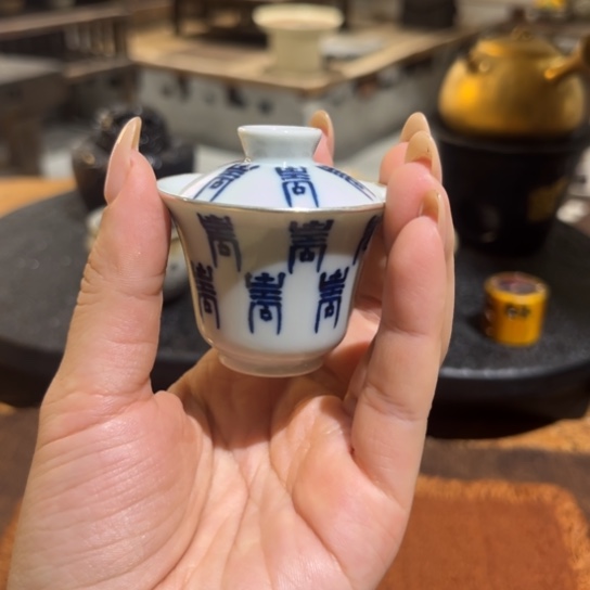 景德镇鱼和熊手工陶艺