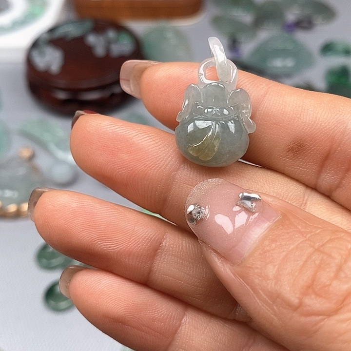 翡翠颈饰未镶嵌8888889999