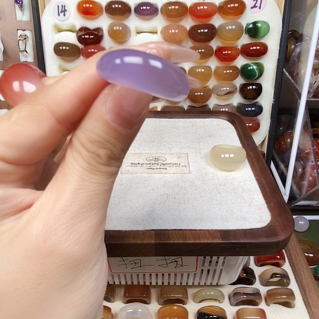 玖***姐玛瑙/玉髓未镶嵌戒指