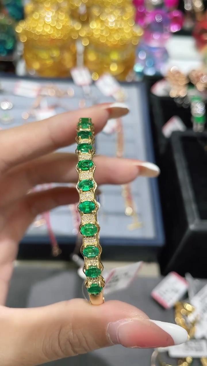 18K金镶嵌天然祖母绿手镯