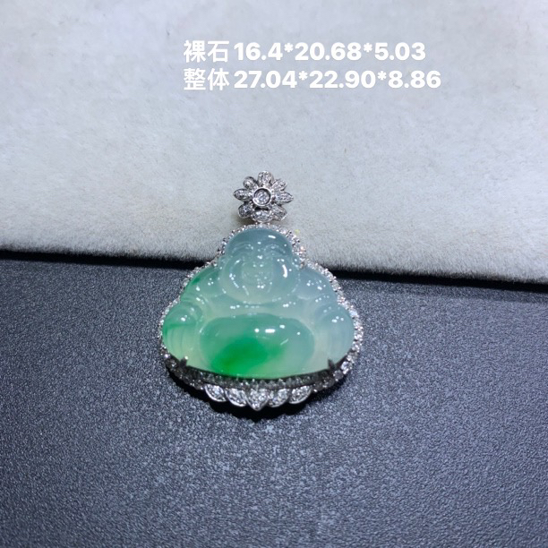 天然翡翠肚里飘绿佛公镶嵌