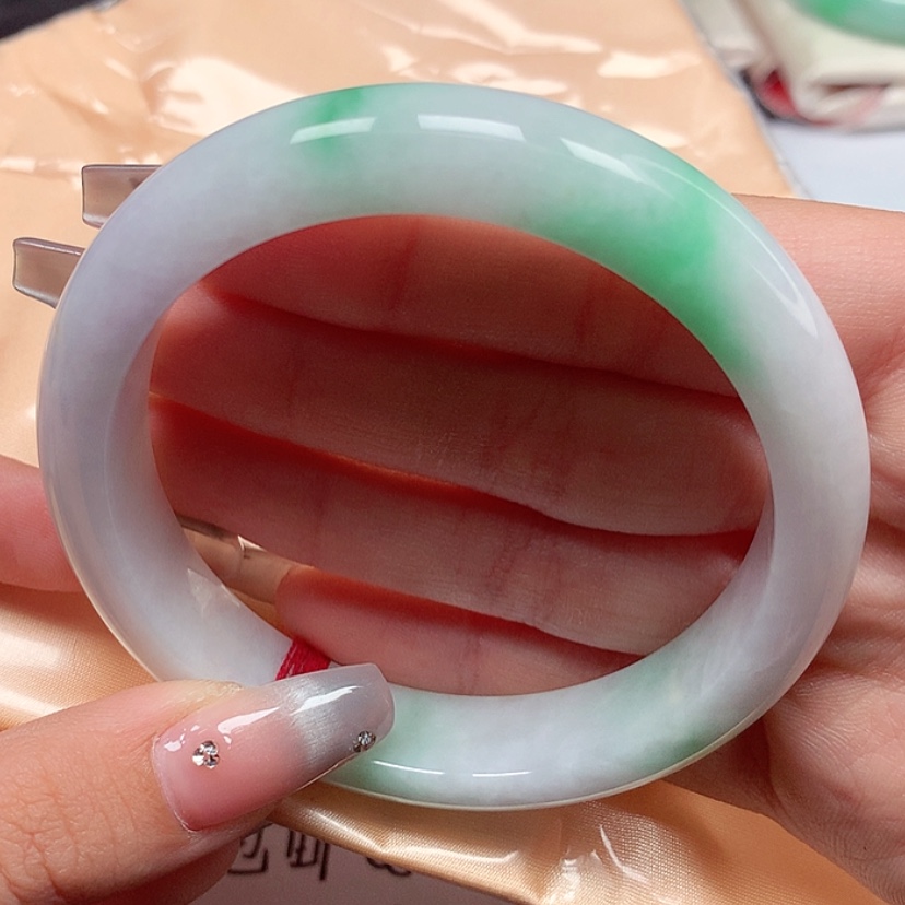 【闪购商品】翡翠手镯未镶嵌59圈