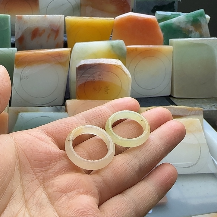 石英质玉未镶嵌戒指戒指