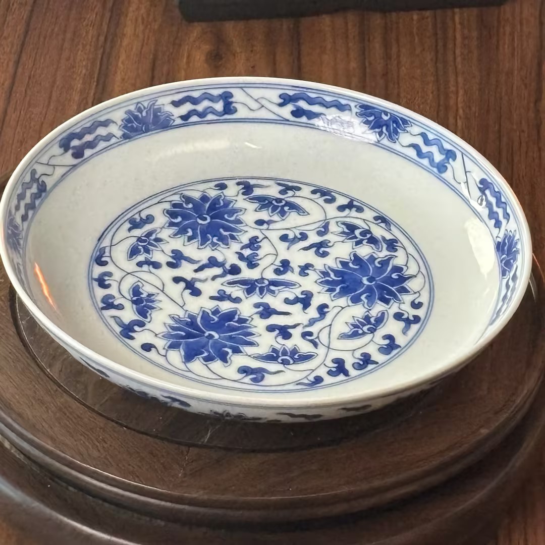 青花缠枝莲纹赏盘QH101001