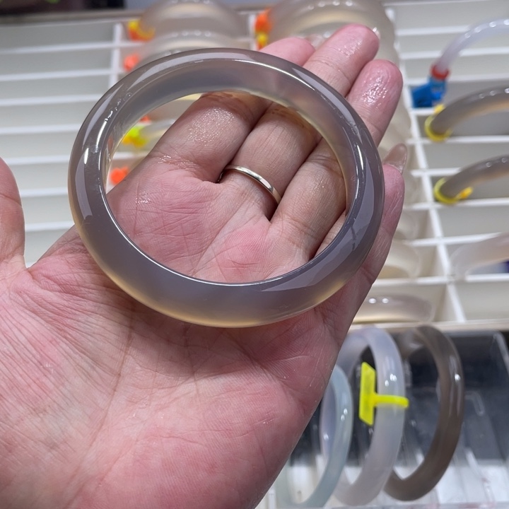 玛瑙/玉髓未镶嵌手镯