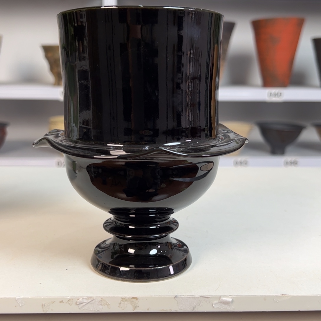 口径11高度18有孔