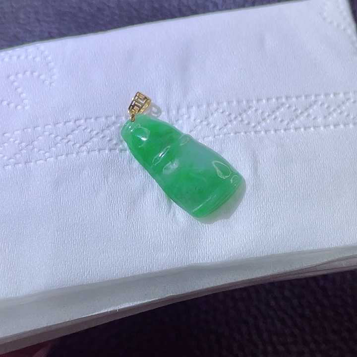 翡翠颈饰18K金镶嵌翡翠