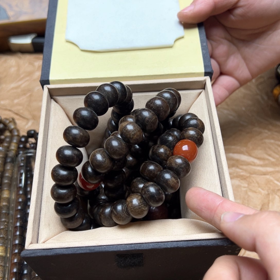 大叶紫檀（黑酸枝木类）
