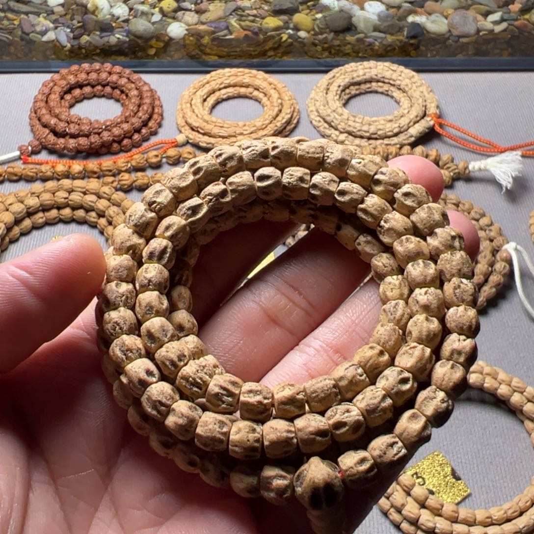 焱***新吊坠柏香籽/百香籽A1