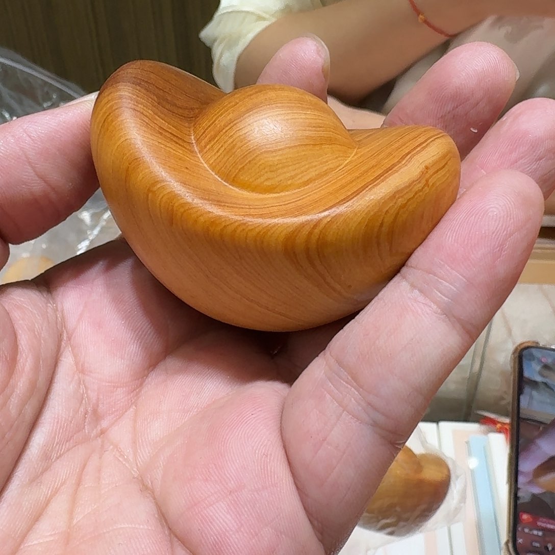 崖柏元宝把件纹理不挑