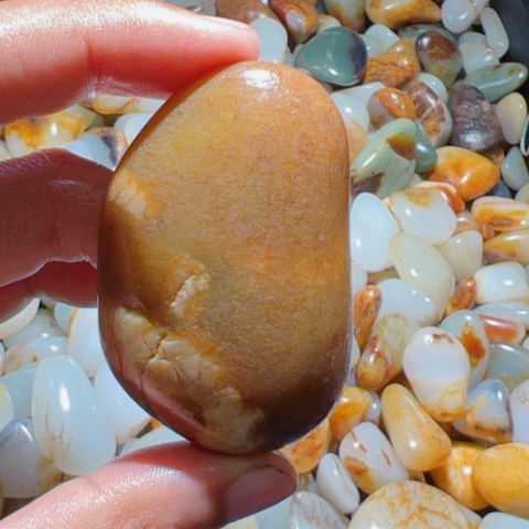 和田玉（糖玉）未镶嵌颈饰60.8克