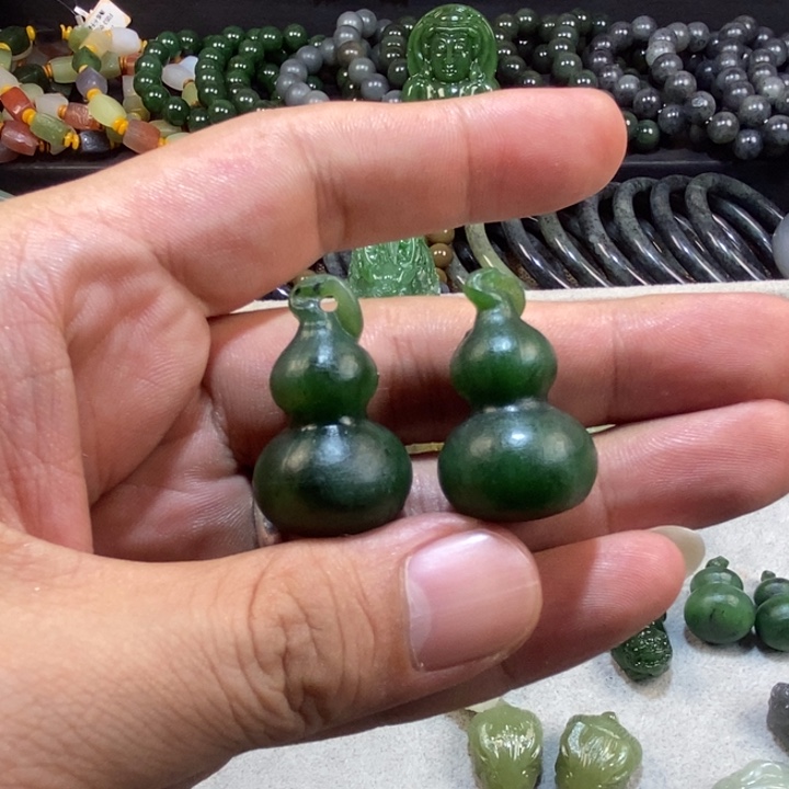 J***国和田玉（糖玉）未镶嵌手机链