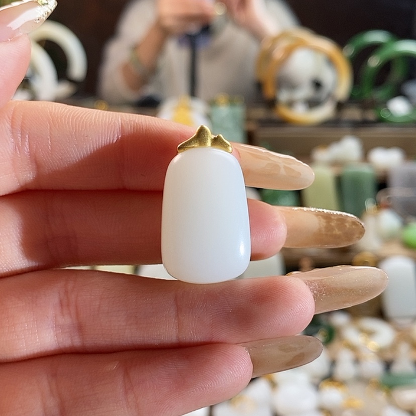 【闪购商品】和田玉吊坠18K金镶嵌