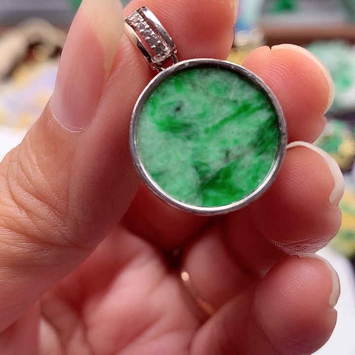 翡翠银S925镶嵌颈饰翡翠