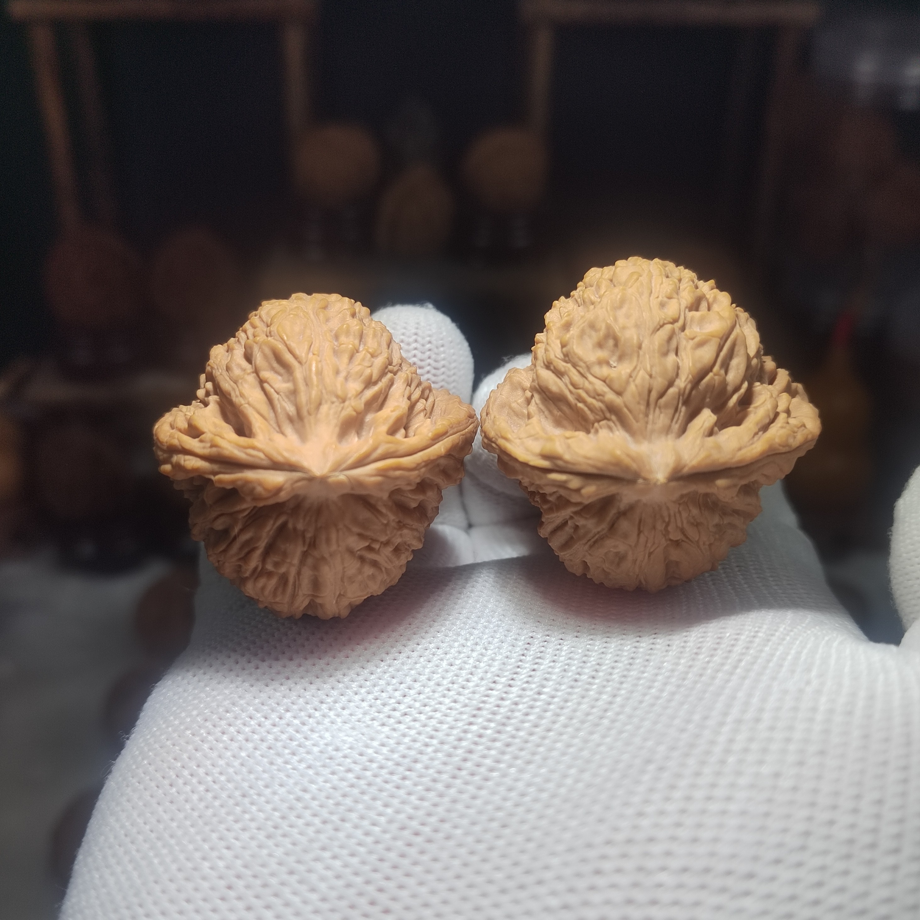 涿鹿南疆石文玩核桃