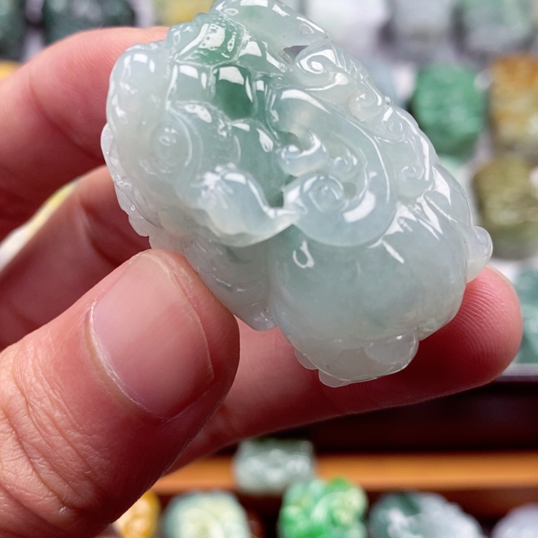 翡翠颈饰未镶嵌翡翠