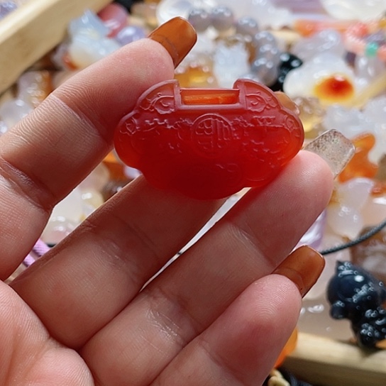 玛瑙/玉髓吊坠(赠链)未镶嵌万***修