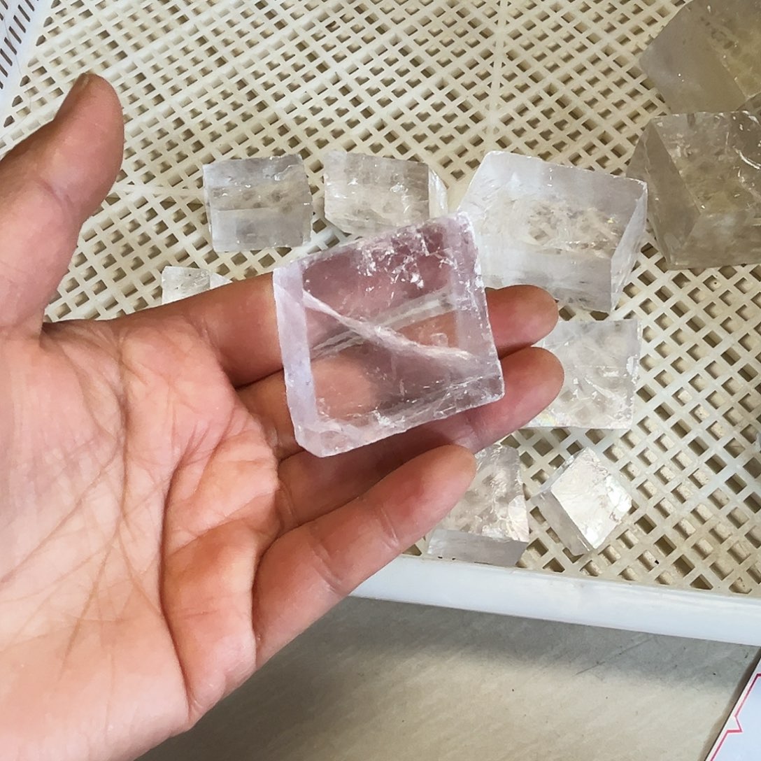 菁***尘水晶未镶嵌珠宝半成品