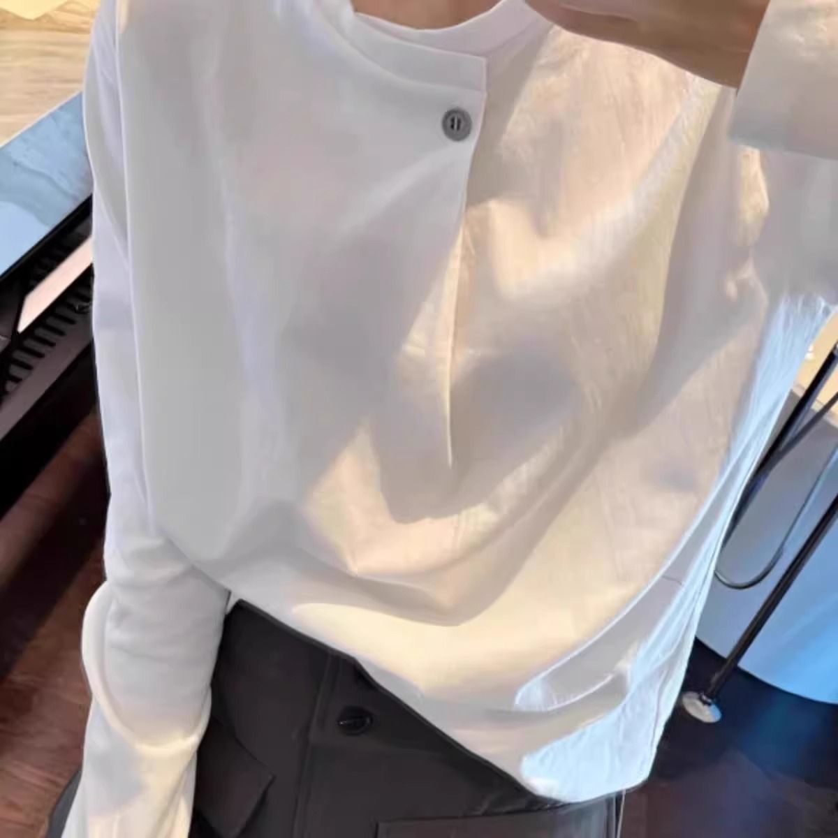 长袖打底T恤百搭纽扣设计感街头静奢风简约宽松休闲白色春秋上衣