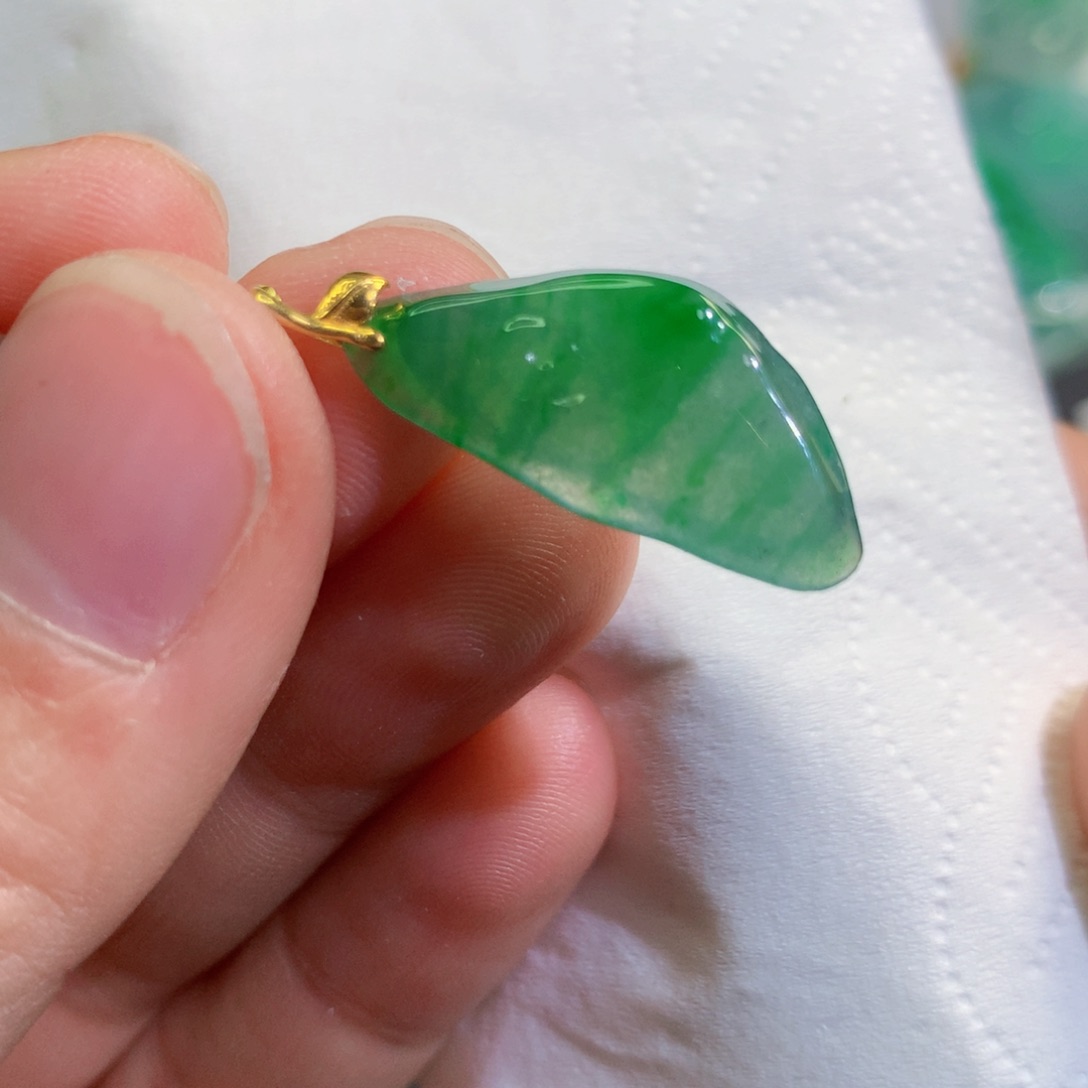 【闪购商品】翡翠吊坠(不含链)未镶嵌