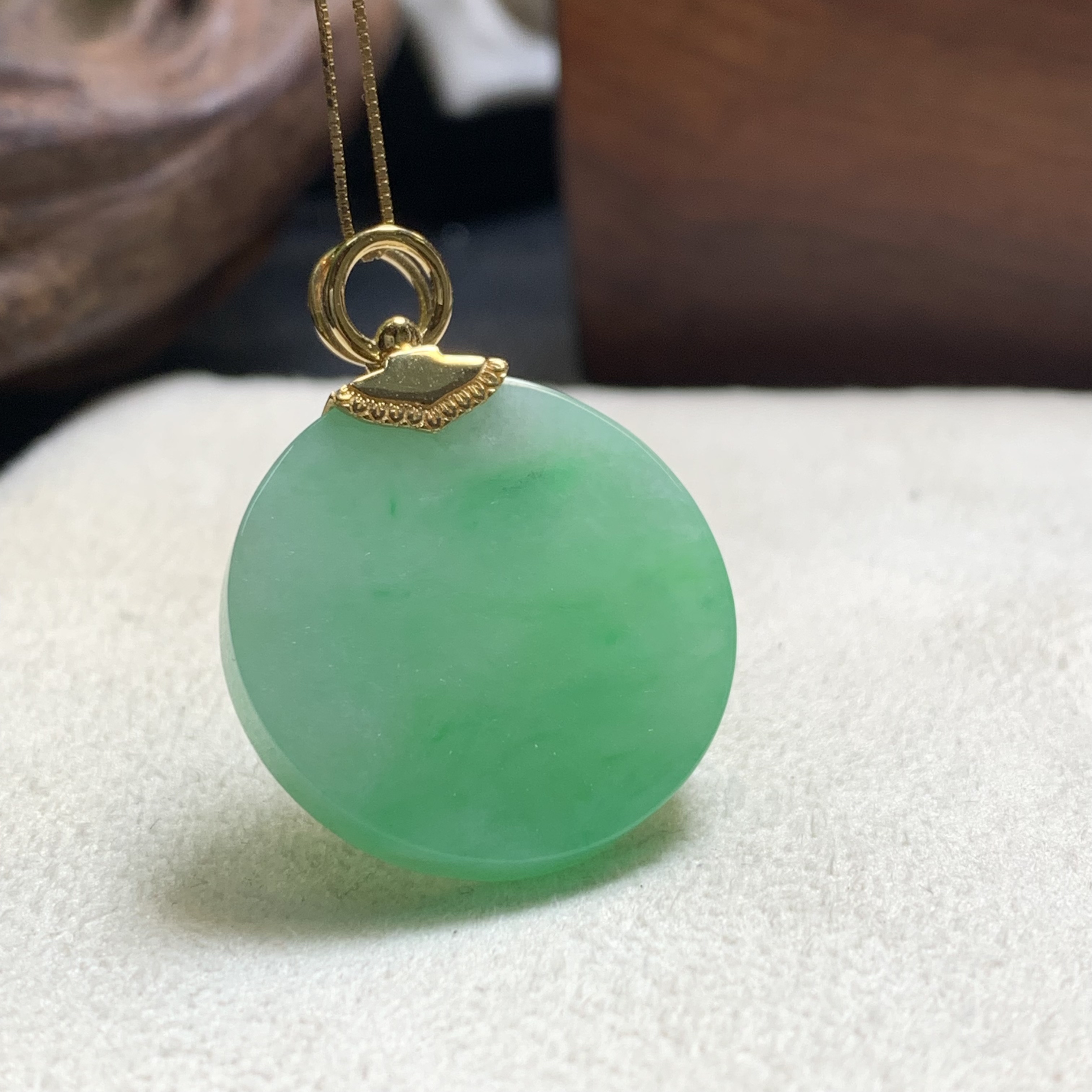 【金鑫】甜阳绿大圆牌吊坠*18k老种甜绿圆无事牌缅翡翠A货不含链