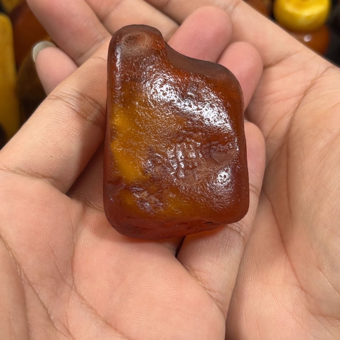 琥珀未镶嵌珠宝奇石