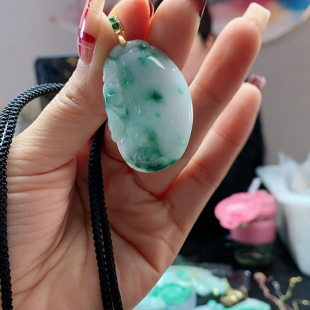 【闪购商品】翡翠吊坠(赠链)合金