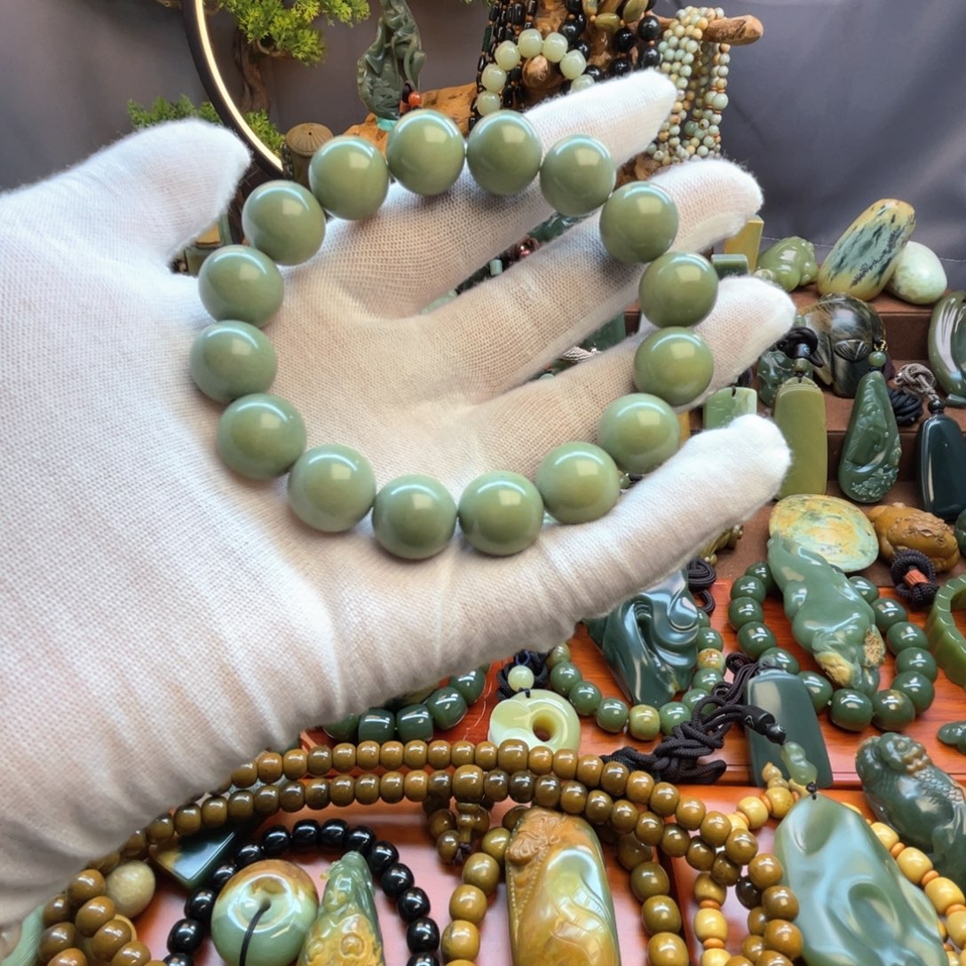 农***哥手链未镶嵌岫岩老玉（透闪石质玉）