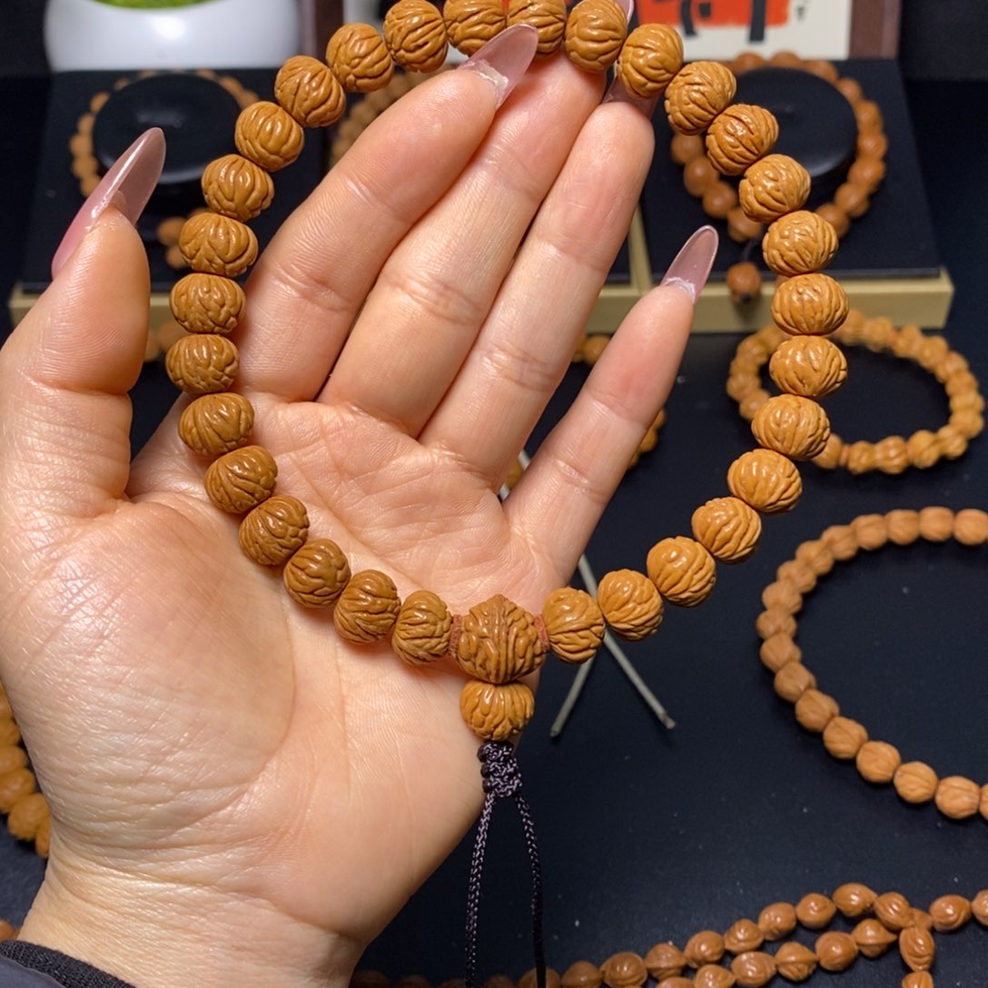 小***K桃核吊坠秦岭文玩