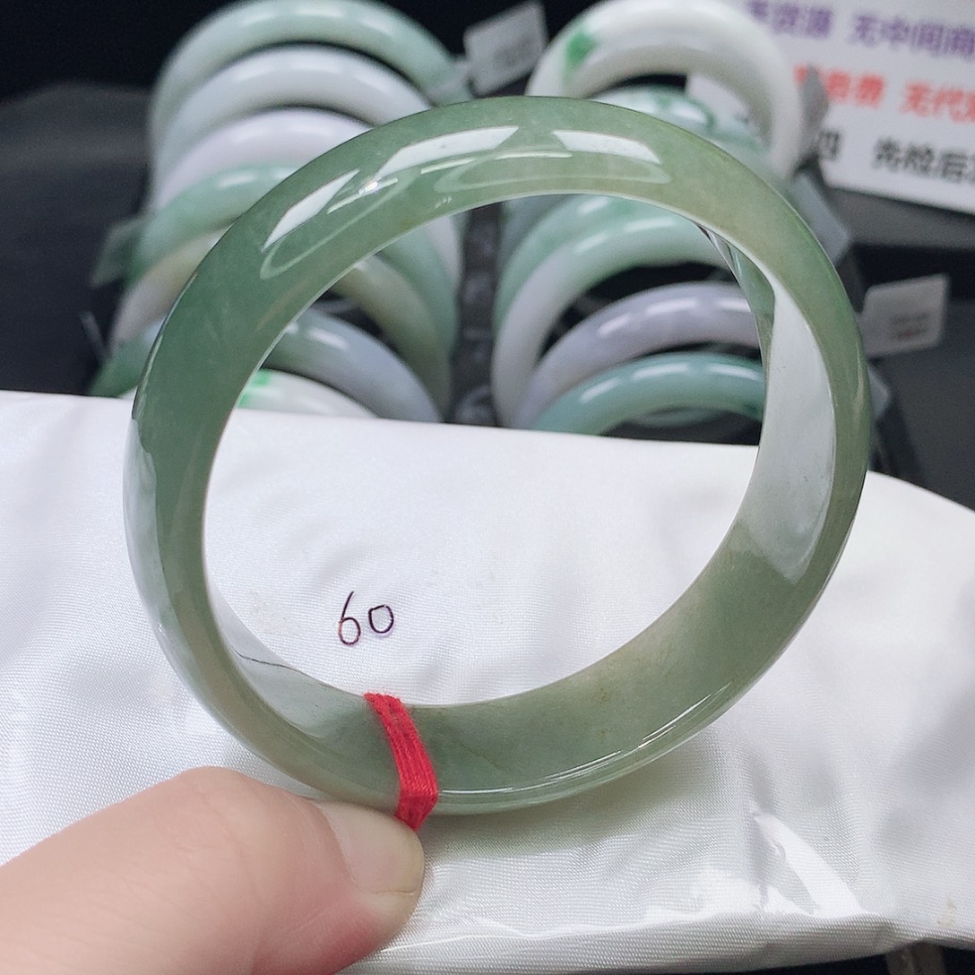 翡翠未镶嵌手镯515