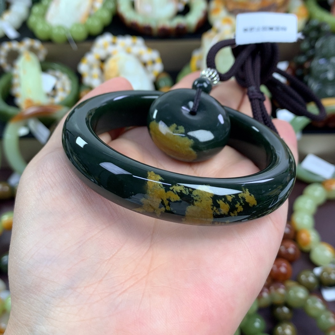 懂***你透闪石质玉未镶嵌手链手镯➕挂件