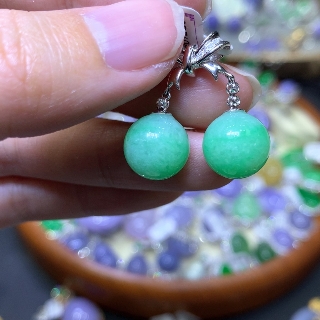 【闪购商品】翡翠颈饰18K金镶嵌翡翠吊坠项链