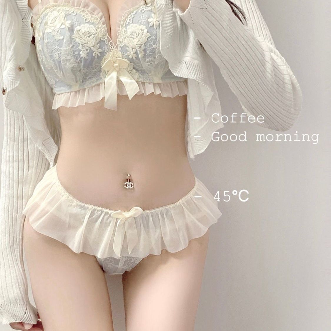 程宝系列/厚度聚拢文胸内衣套装天蓝色纯欲风薄款（送连体袜）