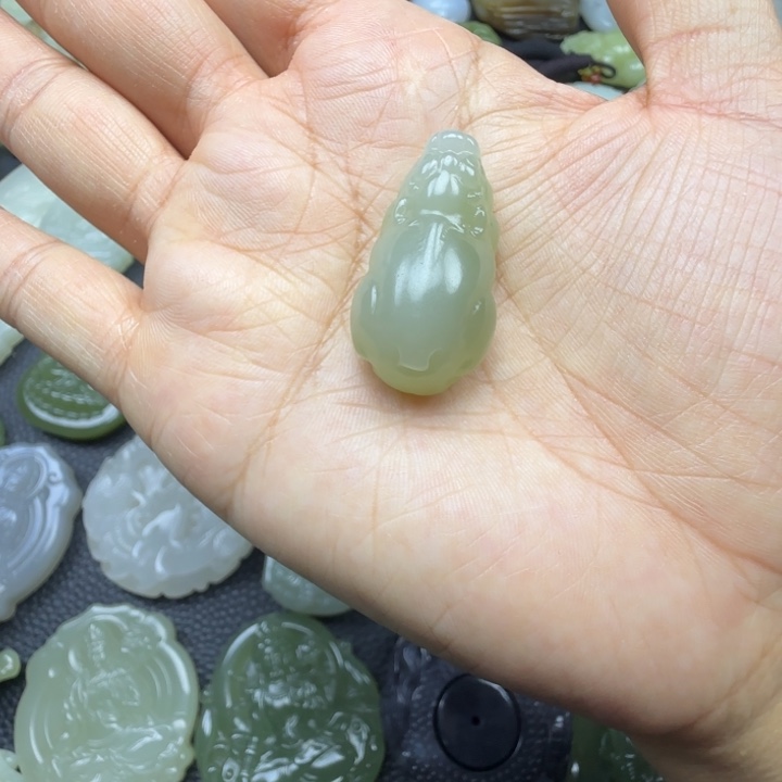 和田玉未镶嵌珠宝奇石