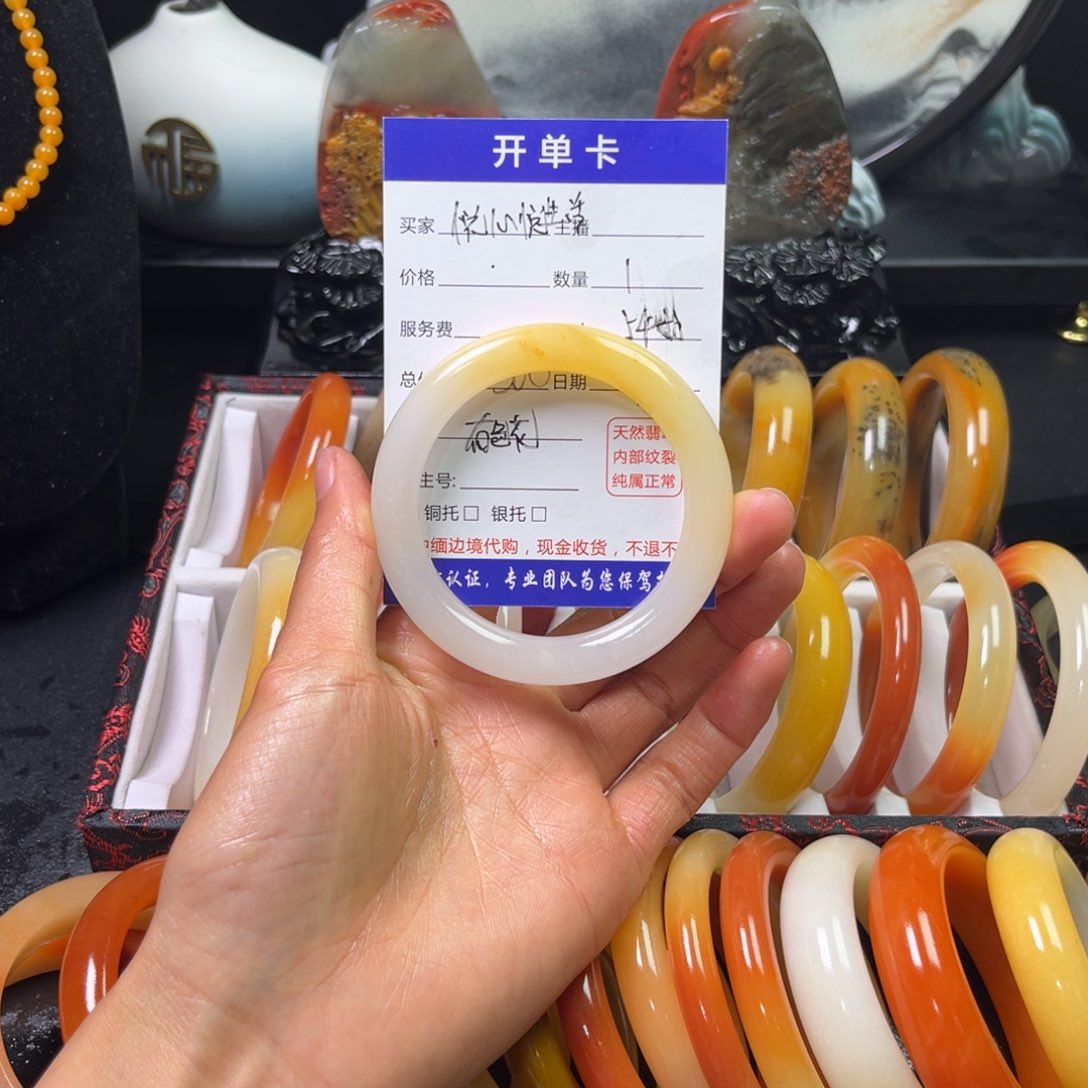 石英质玉手镯未镶嵌悦***活