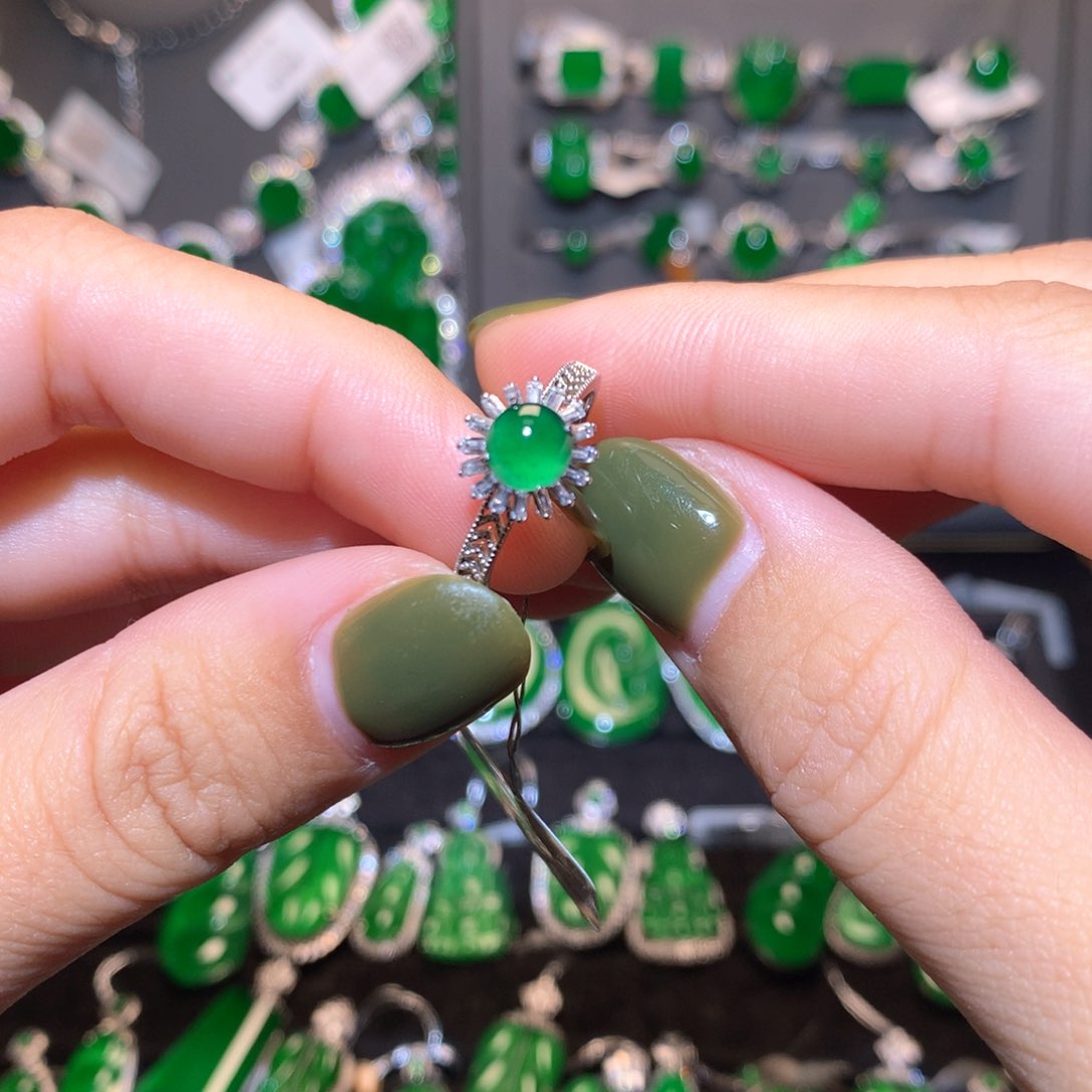 翡翠戒指银S925镶嵌蛋面