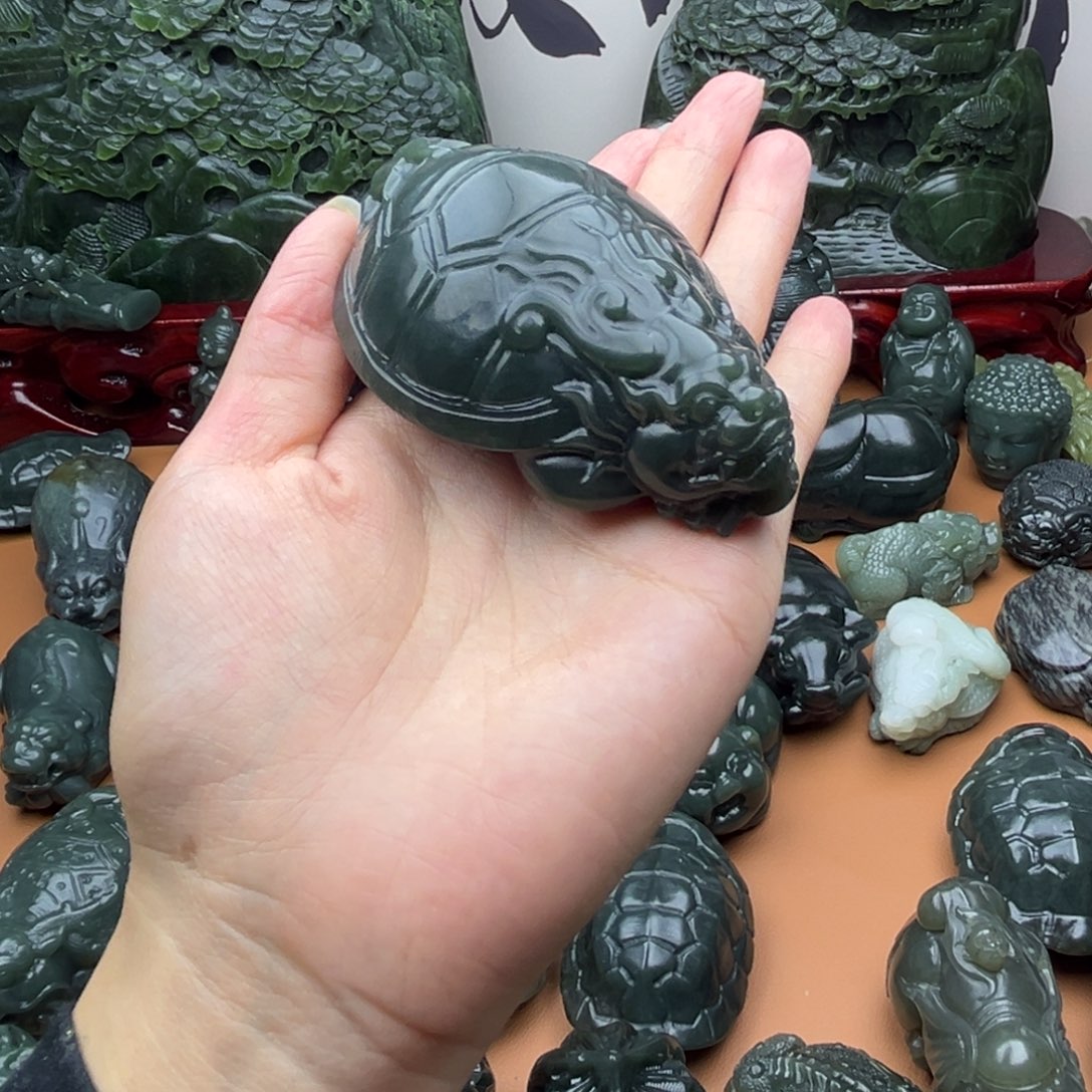 K***K和田玉未镶嵌挂件