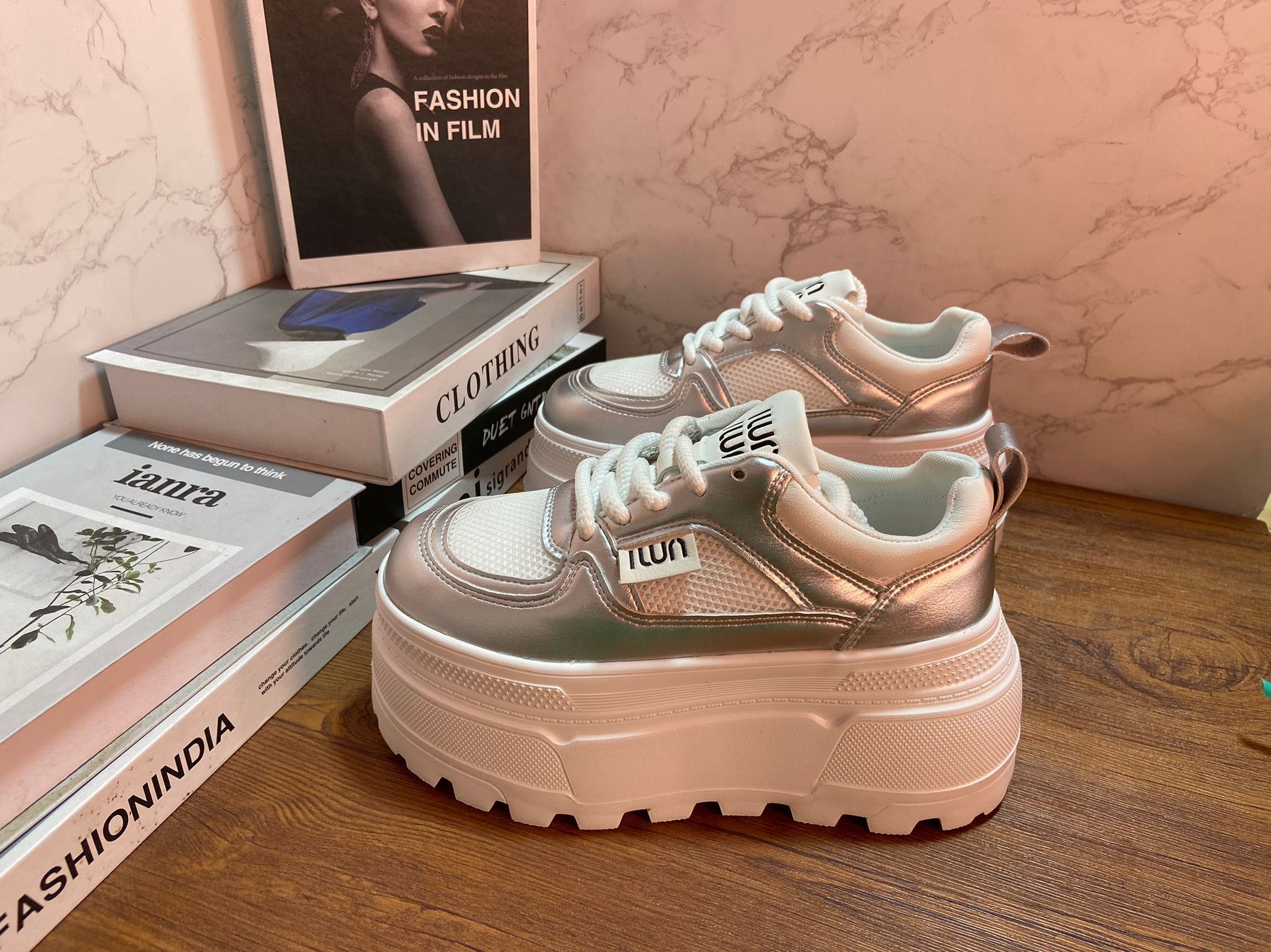 单网超厚底增高小白鞋女2025新款夏季网面透气女鞋轻便百搭休闲