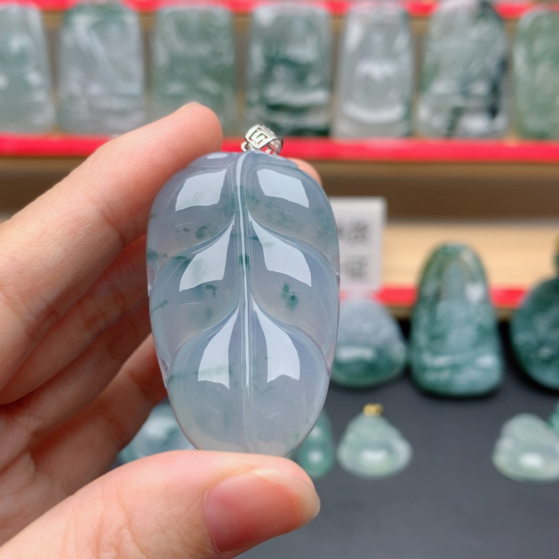 *****翡翠18K金镶嵌颈饰金枝玉叶
