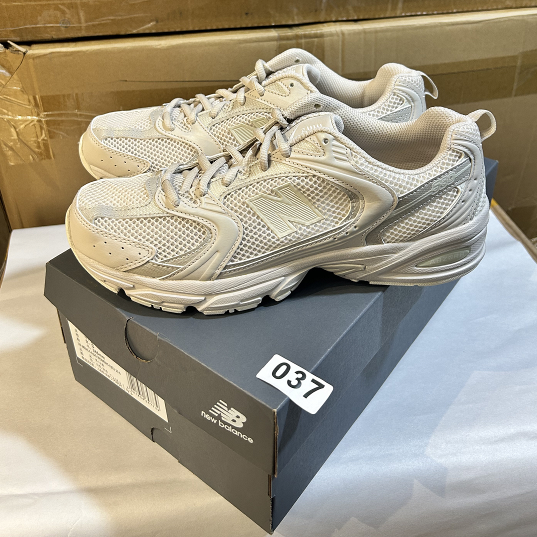 42码-New Balance NB 530 复古耐磨透气休闲鞋 奶茶色