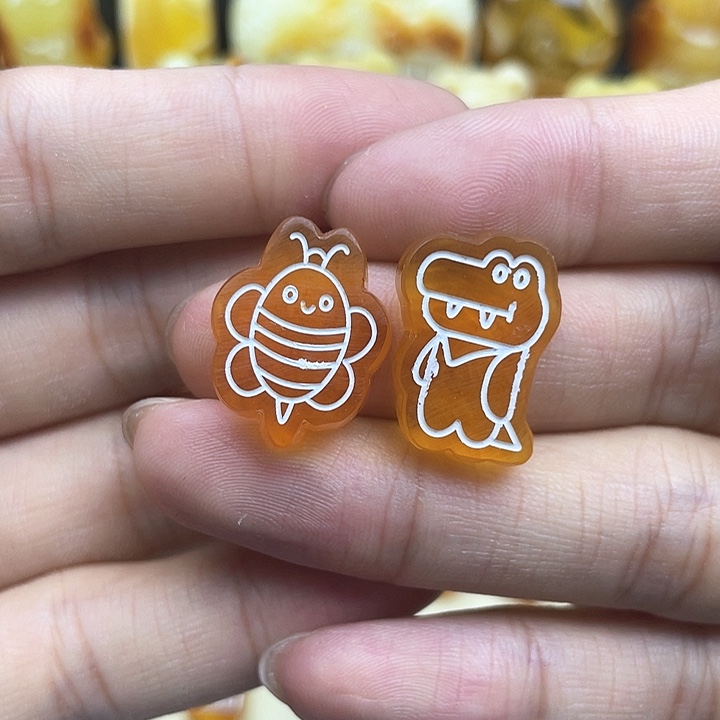 琥珀裸石未镶嵌蜜蜡