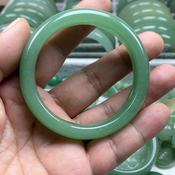 未镶嵌东陵石颈饰杨*